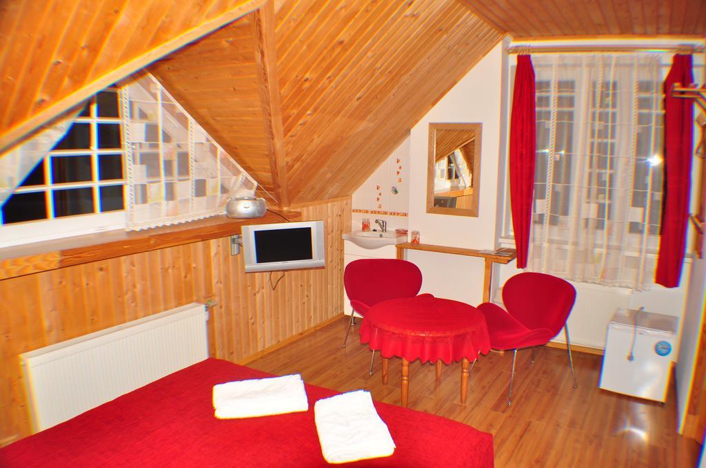 Guesthouse Leiputrija Ādaži Esterno foto