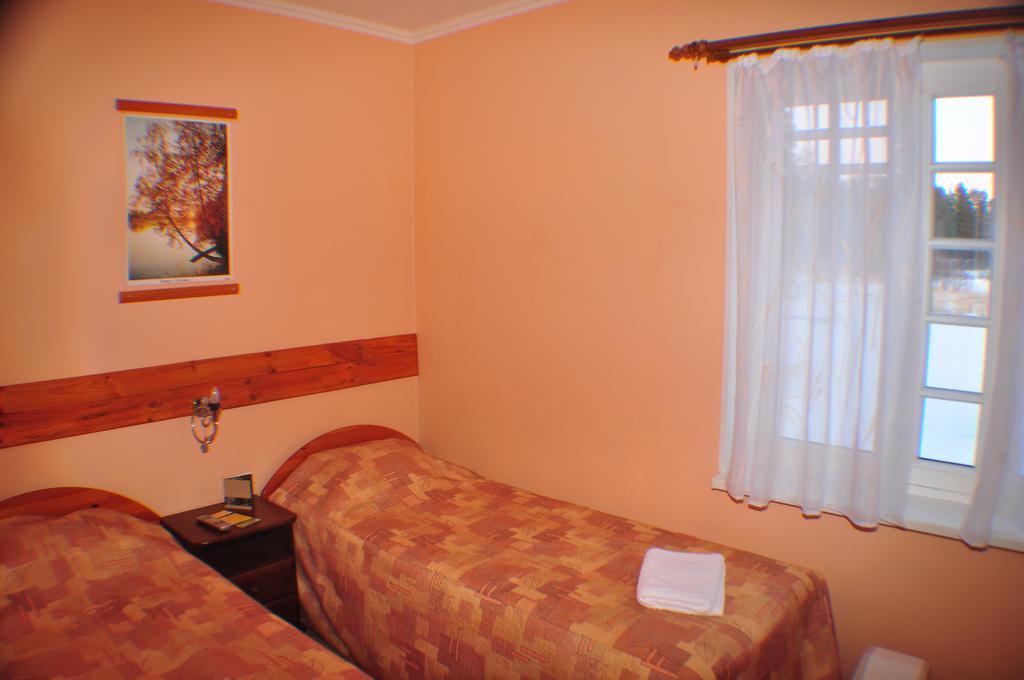 Guesthouse Leiputrija Ādaži Esterno foto