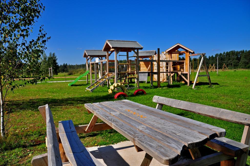 Guesthouse Leiputrija Ādaži Esterno foto
