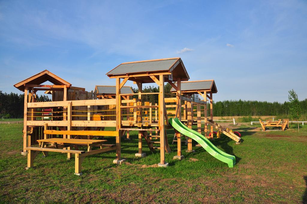 Guesthouse Leiputrija Ādaži Esterno foto