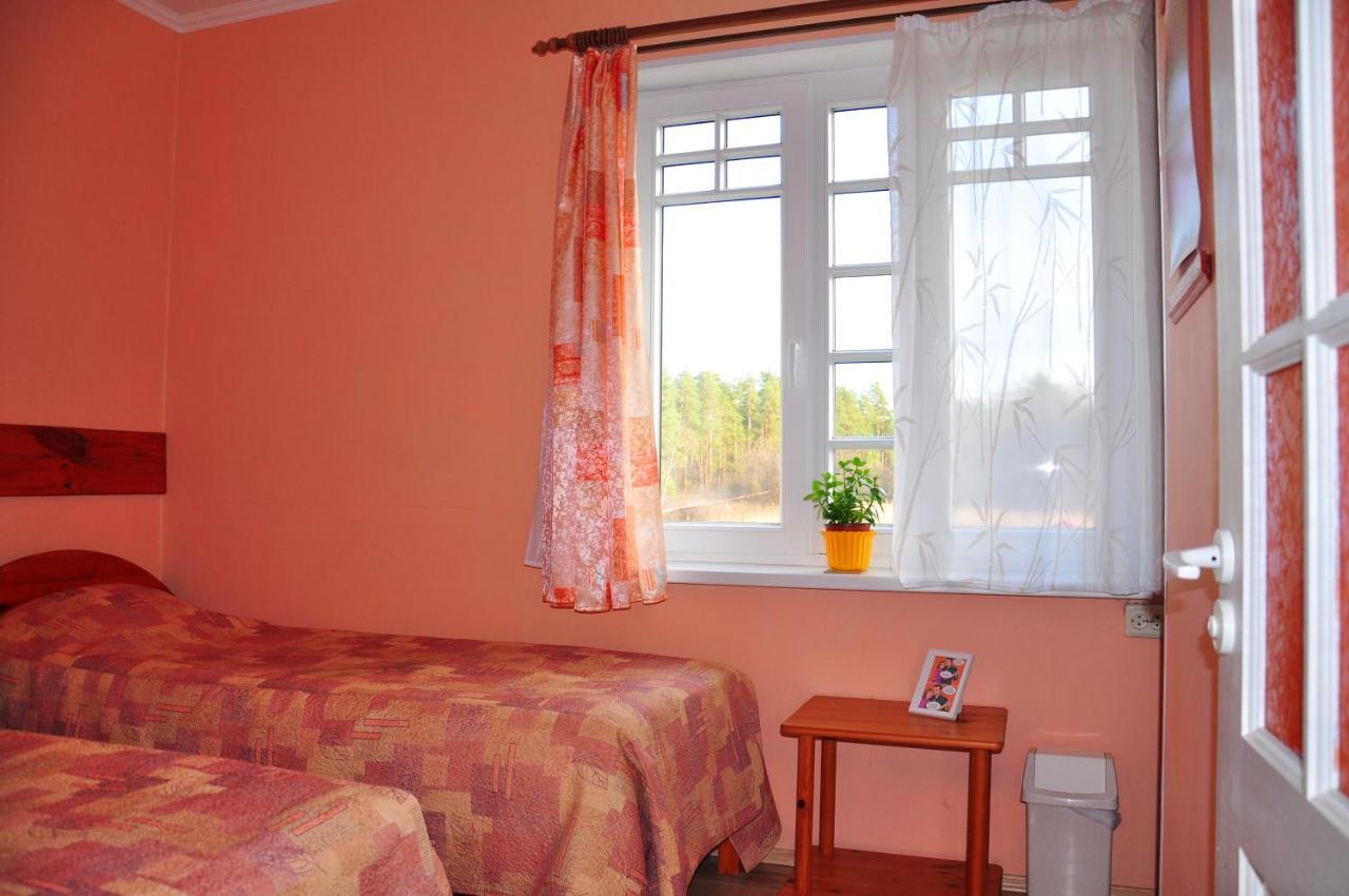 Guesthouse Leiputrija Ādaži Esterno foto