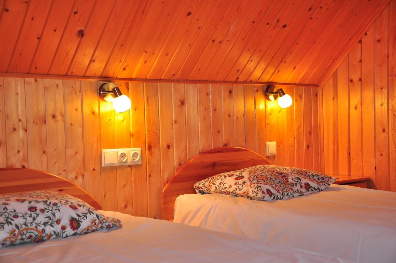 Guesthouse Leiputrija Ādaži Esterno foto