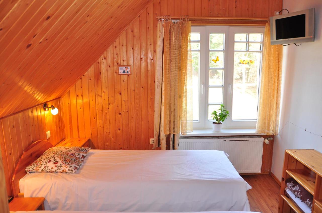 Guesthouse Leiputrija Ādaži Esterno foto